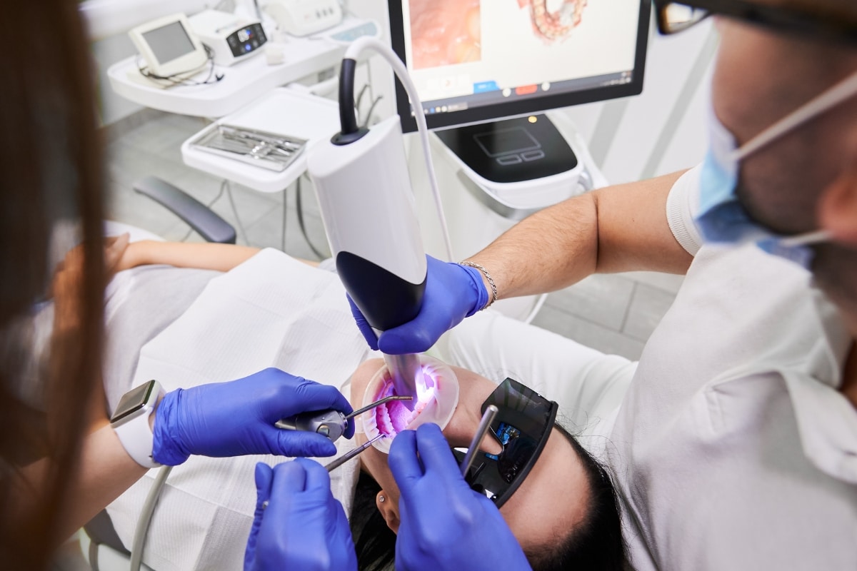 oral-cancer-screening-in-Hugo